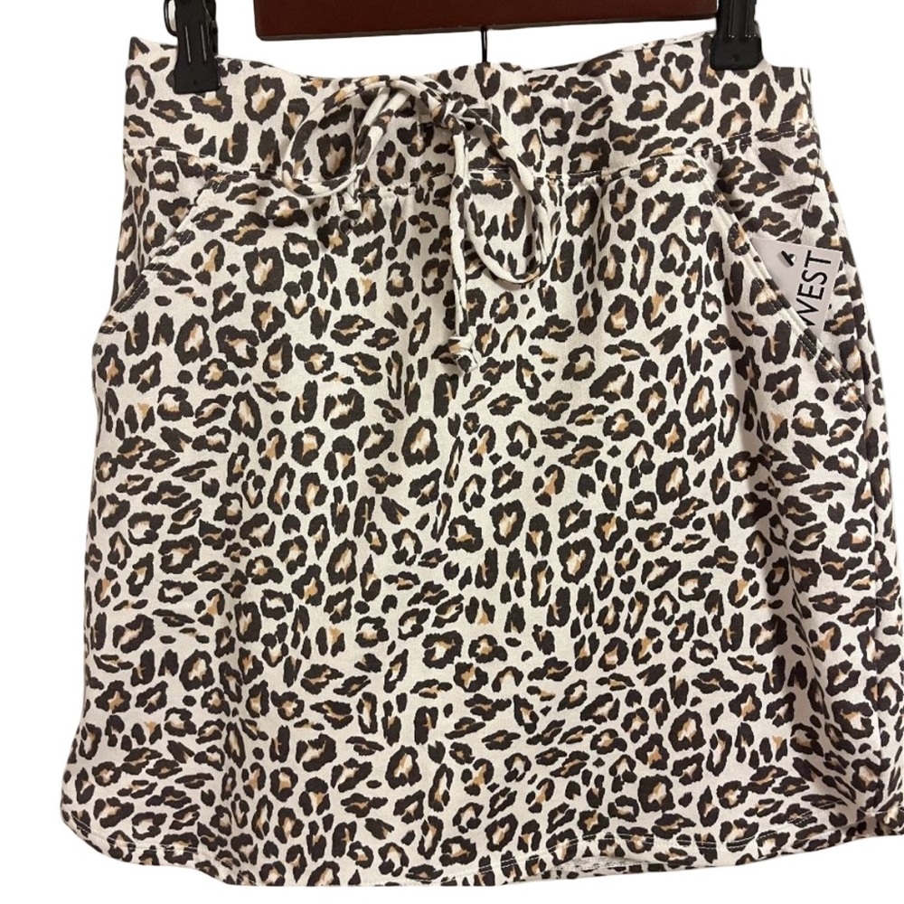 NWT beautiful Nine West Leopard print skirt